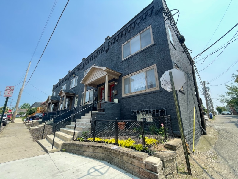 113 E 9th Ave in Columbus, OH - Foto de edificio