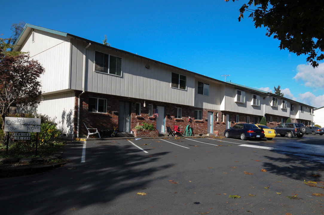 Canby Townhouse Apartments in Canby, OR - Building Photo