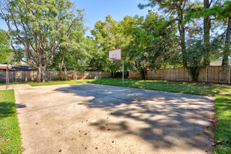 1227 Avondale Dr in Norman, OK - Building Photo - Building Photo