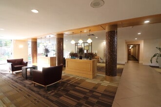 101 Monmouth St in Brookline, MA - Building Photo - Building Photo