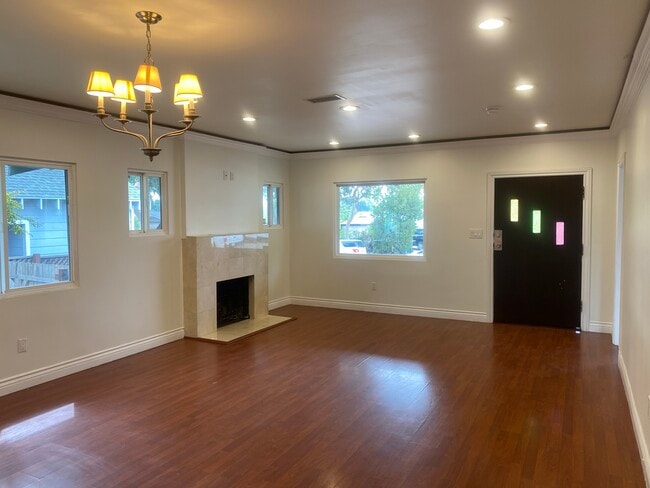 1284 N Sierra Bonita Ave in Pasadena, CA - Building Photo - Building Photo