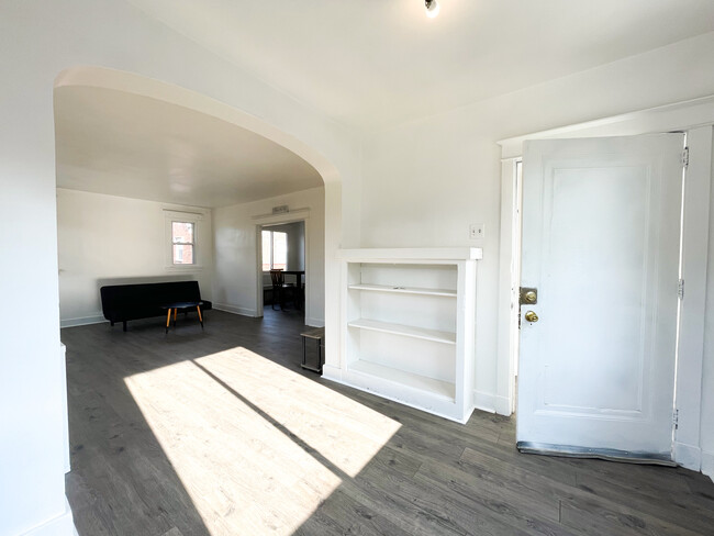 property at 5724 Beacon St