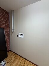 26 N 3rd St, Unit B in Zanesville, OH - Foto de edificio - Building Photo