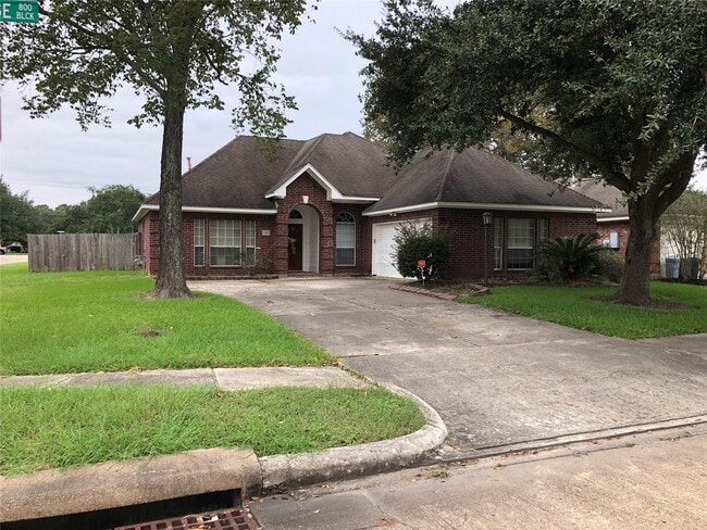 818 Oak Lodge Ct