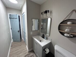 108 Flint St, Unit 108 Flint St in Sebastian, FL - Foto de edificio - Building Photo