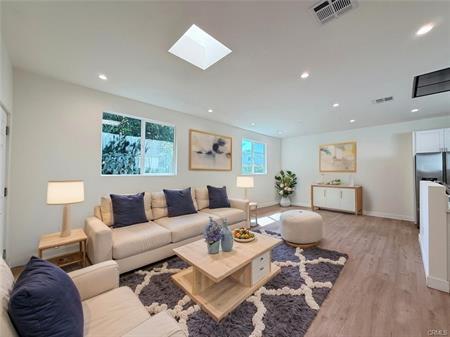 12544 Emelita St in Los Angeles, CA - Building Photo