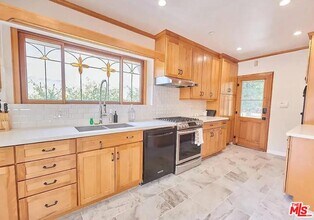 1522 Pandora Ave in Los Angeles, CA - Building Photo - Building Photo