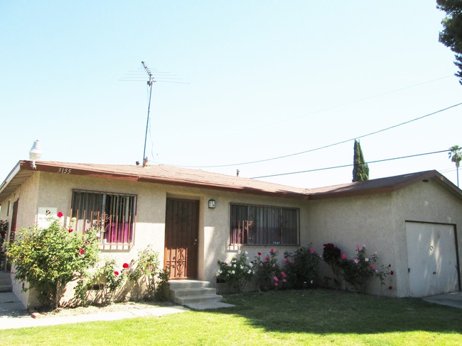 3155 Banning Ave in Lynwood, CA - Building Photo - Building Photo