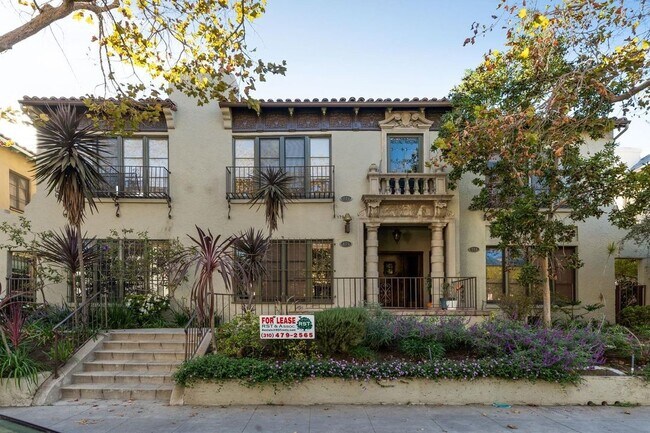 175-181 N. Sycamore Avenue, in Los Angeles, CA - Building Photo - Building Photo
