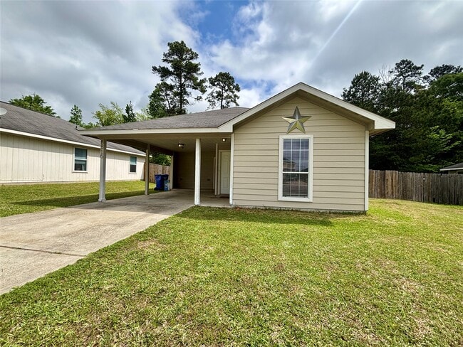 8816 E Buffalo Cir in Willis, TX - Building Photo - Building Photo