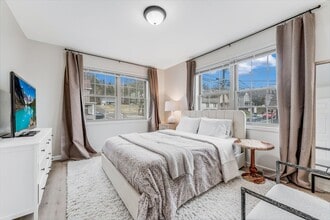 McLane Apartments in Morgantown, WV - Building Photo - Building Photo