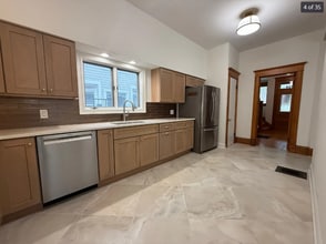 3706 N Wilton Ave in Chicago, IL - Foto de edificio - Building Photo