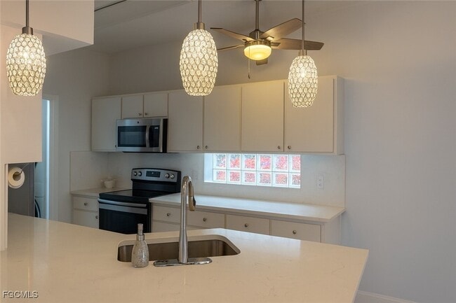 10700 Aqua Surf Ct in Estero, FL - Building Photo - Building Photo