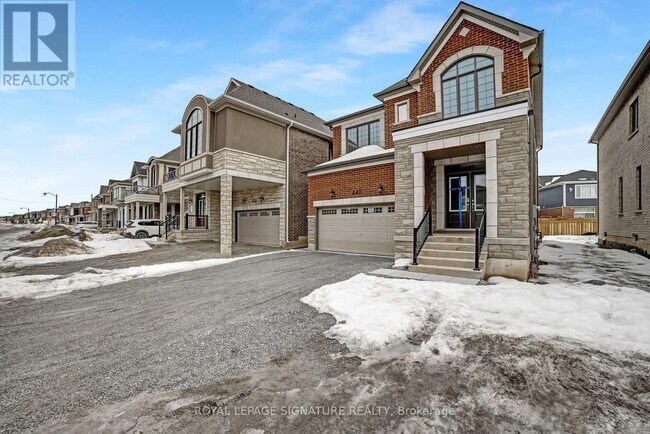 448 Kennedy Cir W in Milton, ON - Building Photo - Building Photo