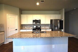 5930 Dovershire Blf Wy in Spring, TX - Building Photo - Building Photo