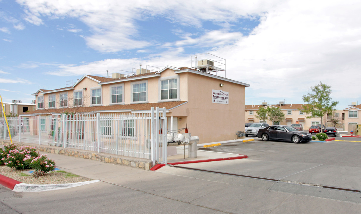 Geronimo Trail Townhomes, LTD in El Paso, TX - Building Photo