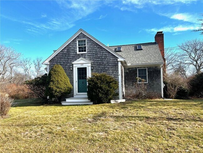123 Border Ave in South Kingstown, RI - Building Photo - Building Photo