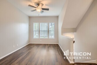 836 Luarca Ln in Oviedo, FL - Foto de edificio - Building Photo