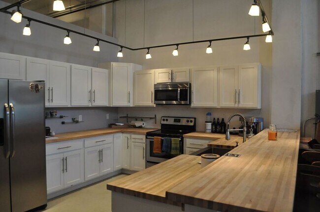 120 W Marshall St in Richmond, VA - Building Photo - Building Photo