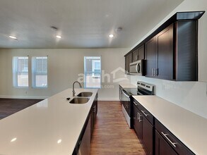 11023 S Blue Bayou Dr in South Jordan, UT - Building Photo - Building Photo