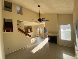 7900 Bissonnet St in Houston, TX - Building Photo