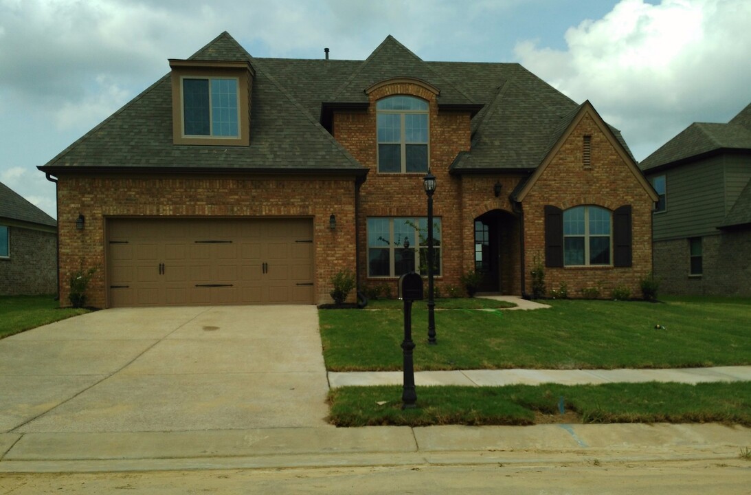 13338 Lapstone Loop in Olive Branch, MS - Building Photo
