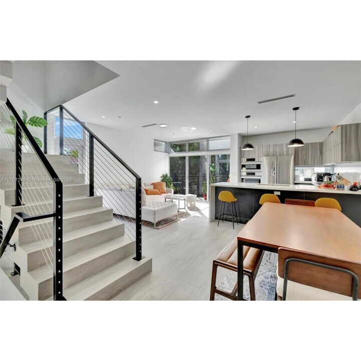 2924 Bird Ave in Miami, FL - Building Photo