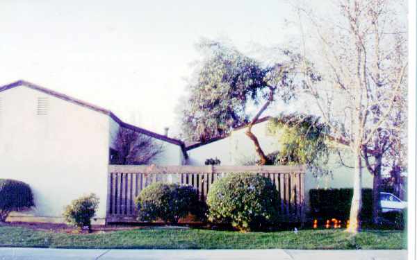 1632-1634 Peltola St in Ceres, CA - Foto de edificio - Building Photo