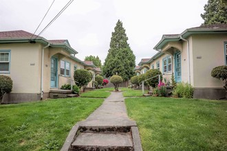 2121-2127 SE Caruthers St in Portland, OR - Building Photo - Other