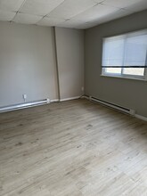 22 Pleasant St in Enfield, CT - Building Photo - Building Photo