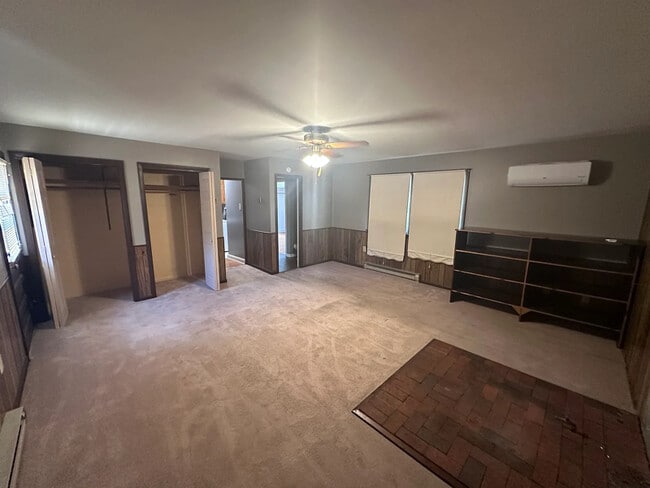 909 Country Club Rd in Harrisonburg, VA - Building Photo - Building Photo