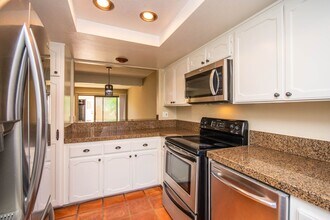 6867 Alderwood Dr in Carlsbad, CA - Building Photo - Building Photo