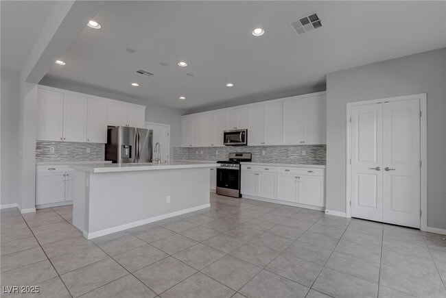 114 Manzanita Falls Ave
