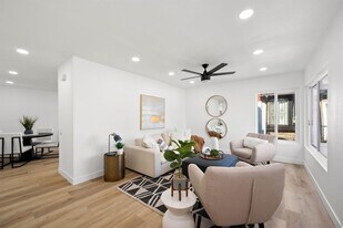 7160 Alsacia St in San Diego, CA - Building Photo