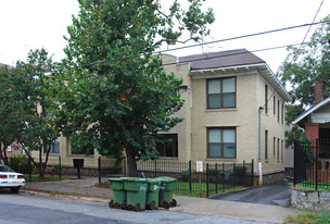 398 NE Parkway Dr Apartments