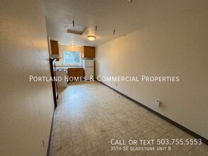 3556 SE Gladstone St in Portland, OR - Building Photo - Building Photo