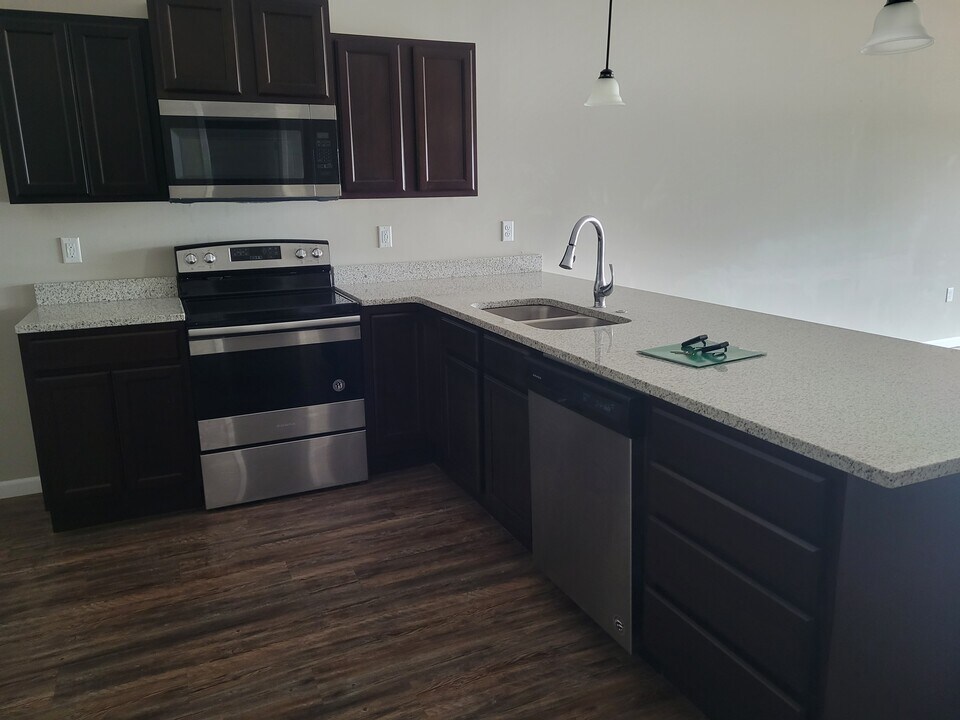 451 S Longbranch Dr Photo