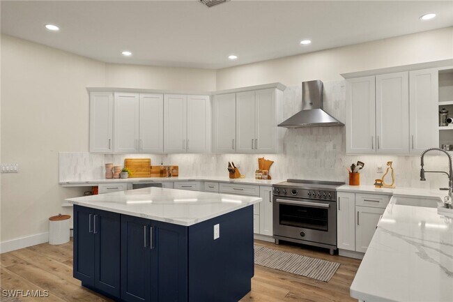 property at 5661 Harborage Dr