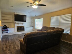 9746 Dover Hill Rd in La Porte, TX - Building Photo - Building Photo