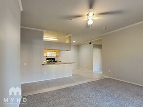 5401 E Van Buren St in Phoenix, AZ - Foto de edificio - Building Photo