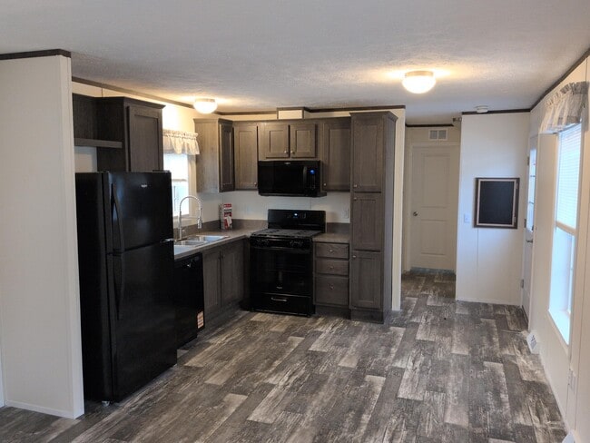 55 Beverly Ln in Nassau, NY - Building Photo - Building Photo