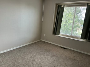 1501 Coolcrest Dr in Colorado Springs, CO - Foto de edificio - Building Photo