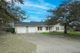 15302 Cavalier Canyon Dr in Lakeway, TX - Building Photo