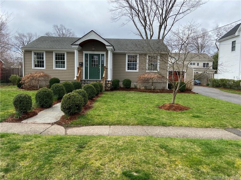 227 Partridge Ln in Fairfield, CT - Foto de edificio
