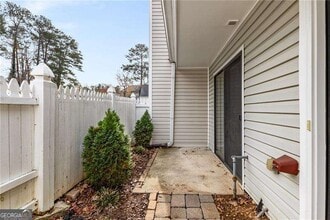 2686 Meadowlawn Dr in Marietta, GA - Foto de edificio - Building Photo