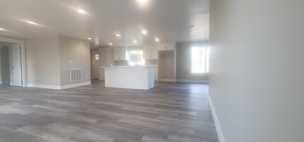 490 Merino Dr in Spring Creek, NV - Building Photo - Building Photo