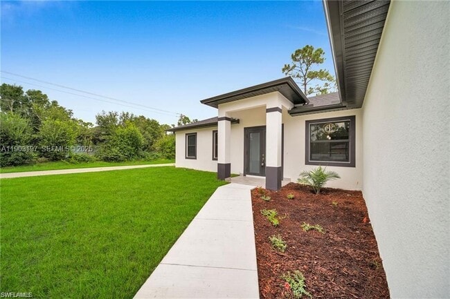 property at 1006 W 10th St