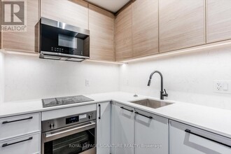 1050 Eastern Ave in Toronto, ON - Building Photo - Building Photo