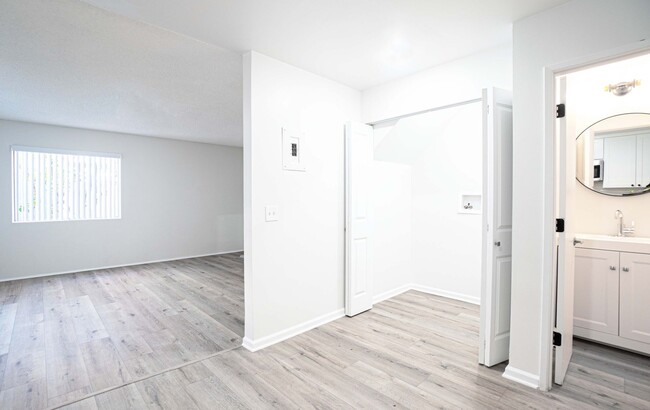 325 Sierra St in El Segundo, CA - Building Photo - Building Photo