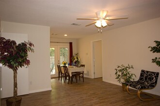 4605 Button Bend Rd in Austin, TX - Building Photo - Building Photo